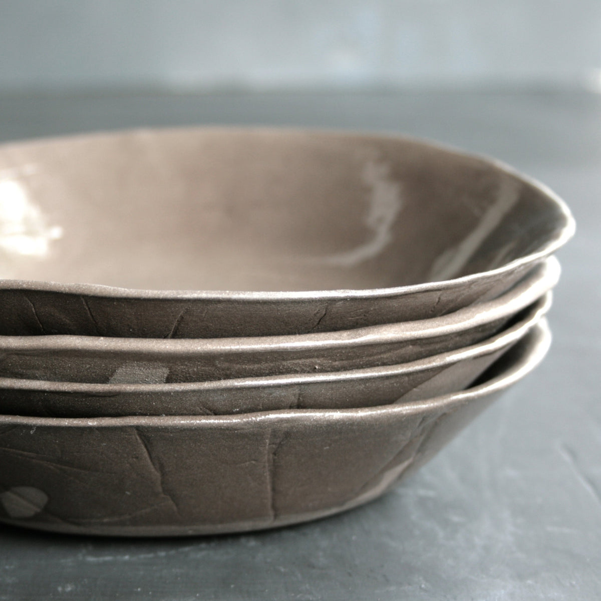 Deep plate Roots grey-brown