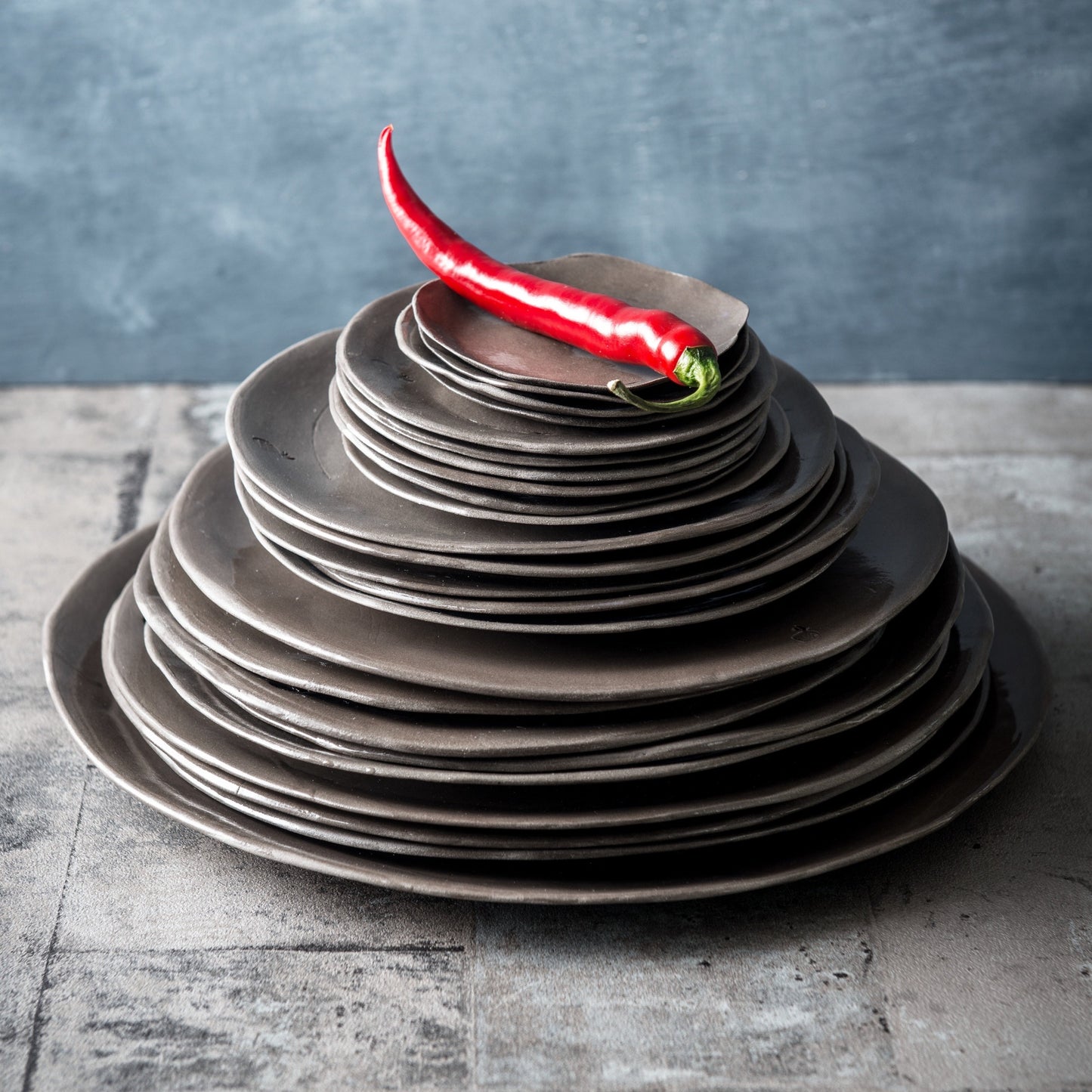 Side plate Roots grey-brown