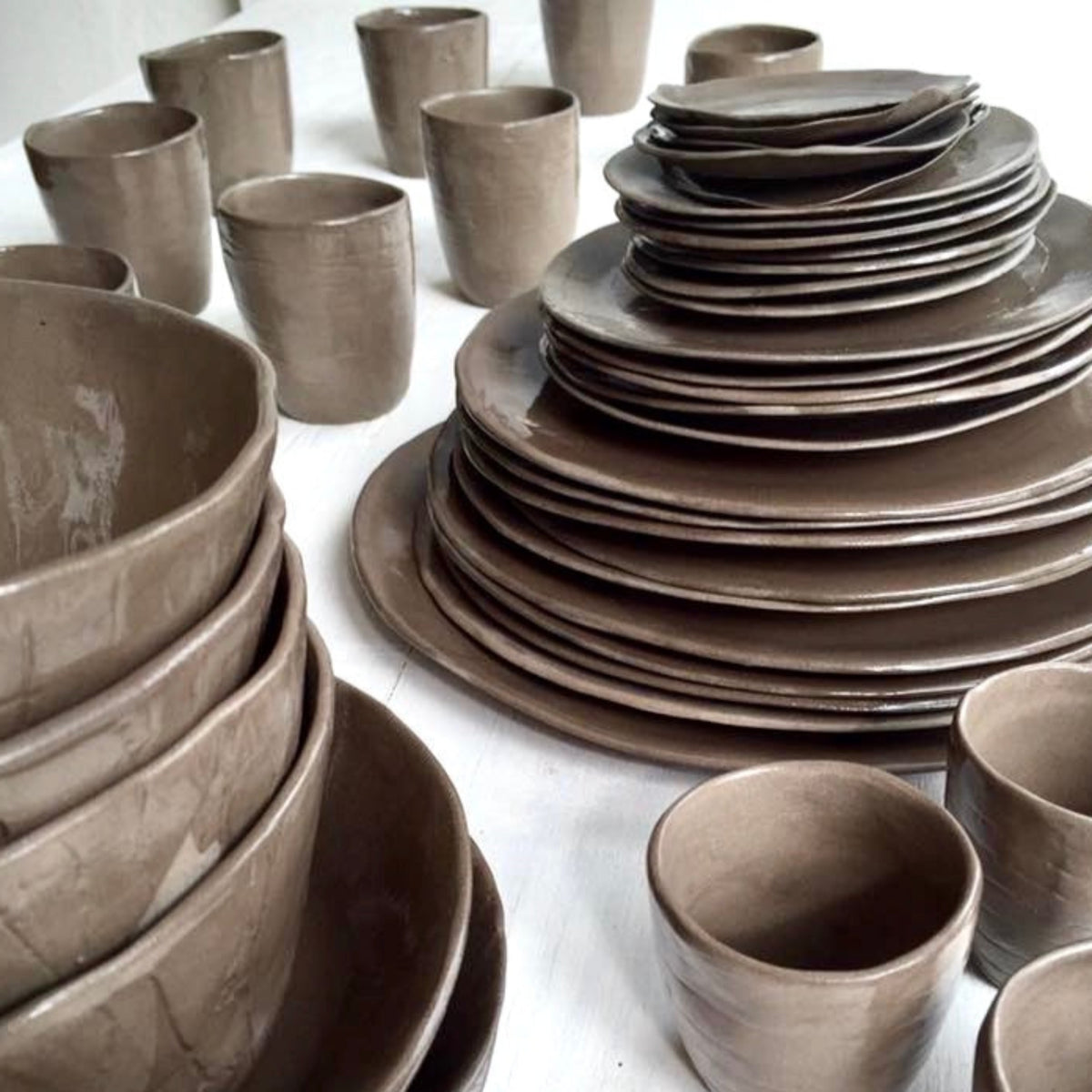 Dinner plate Roots grey-brown
