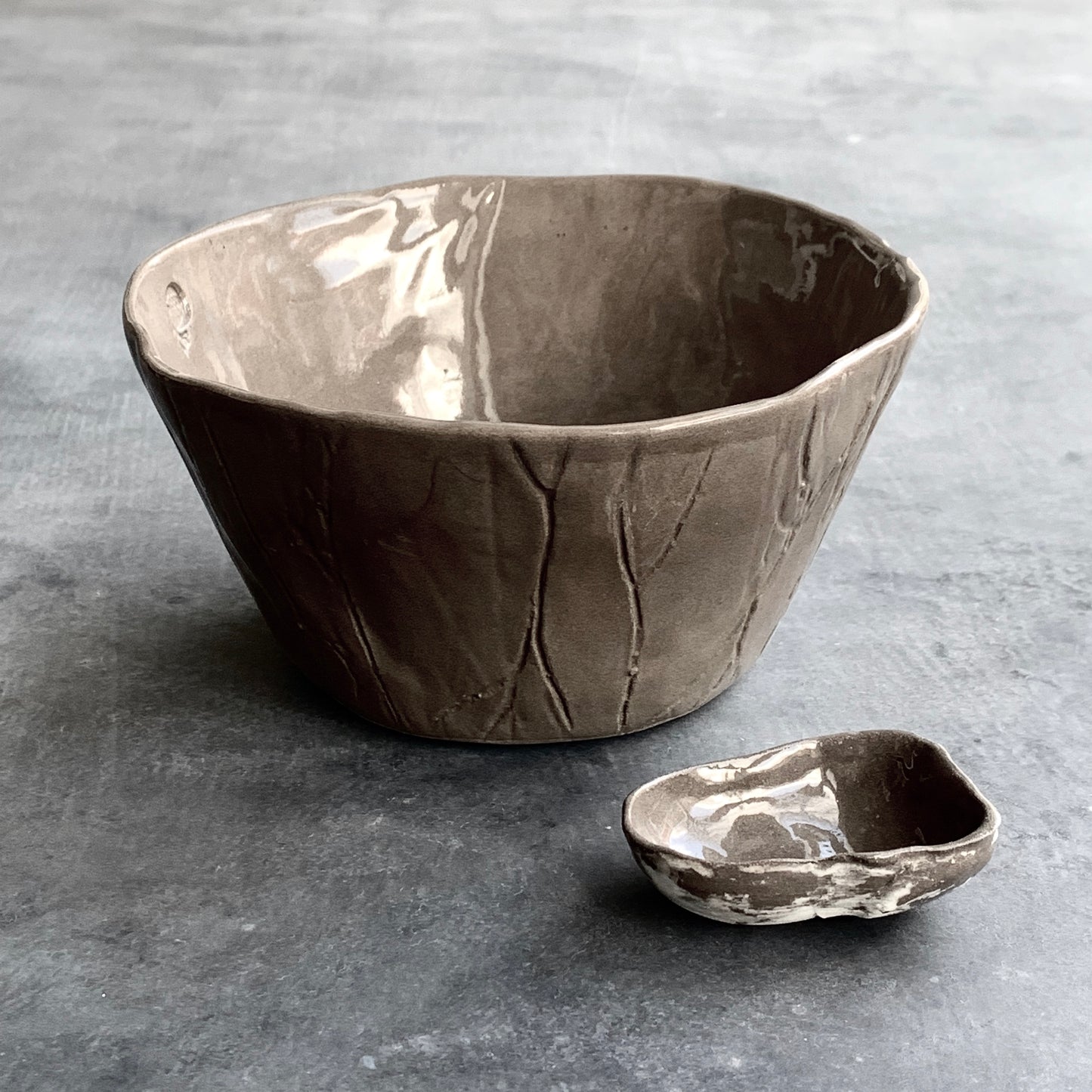 Bowl Roots grey-brown