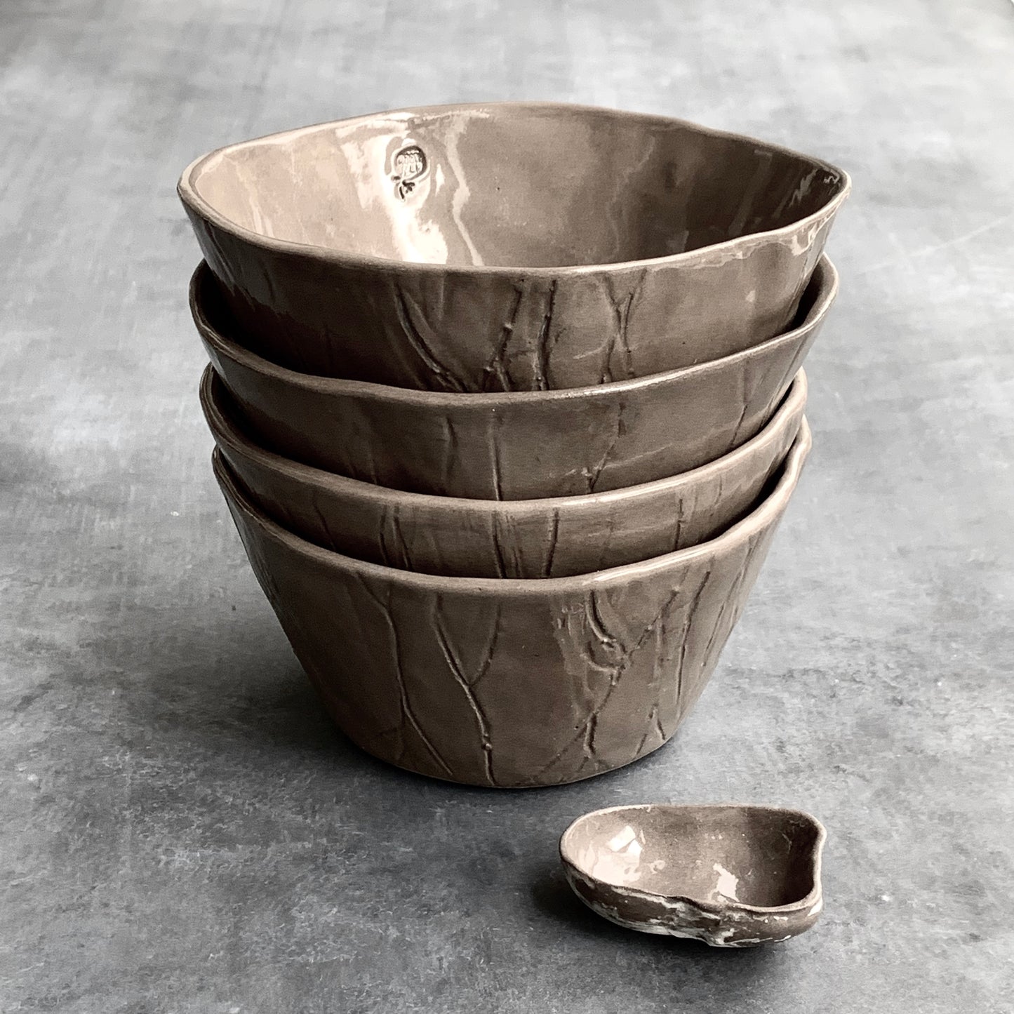 Bowl Roots grey-brown