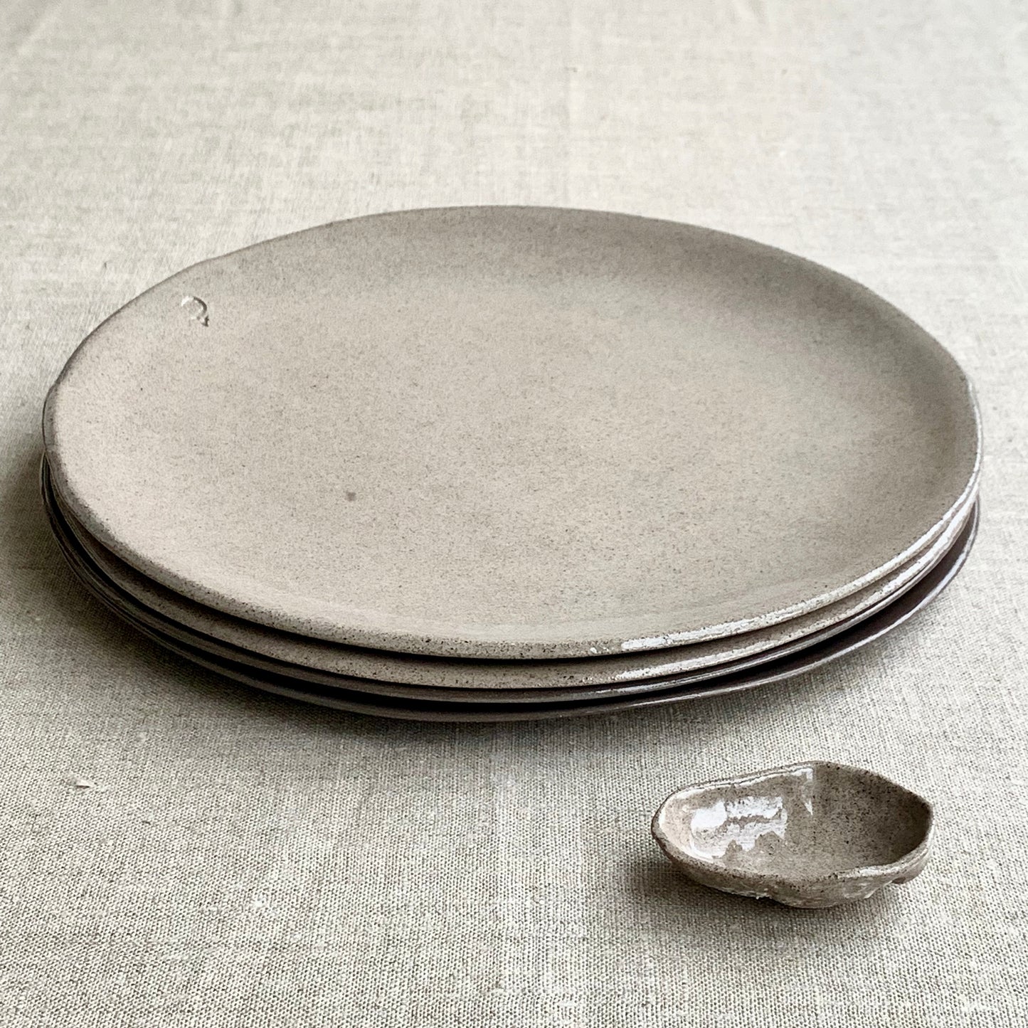 Dinner plate Roots grey