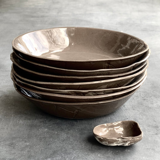 Deep plate Roots grey-brown