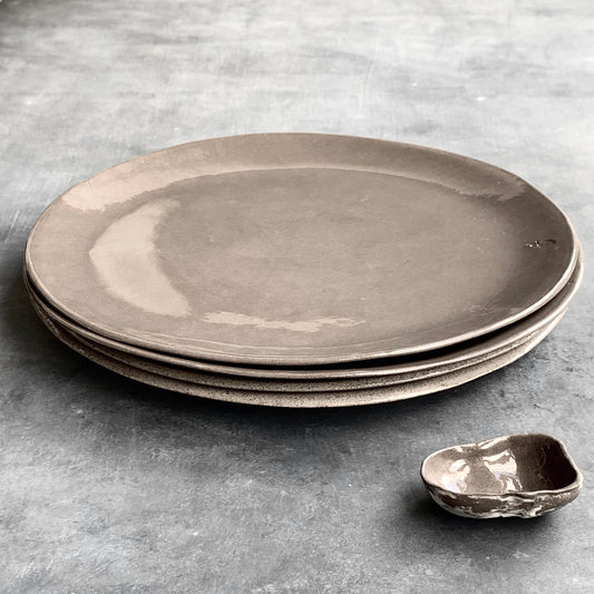 Dinner plate Roots grey-brown