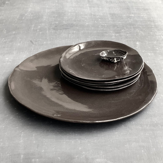 Cake plate Roots black